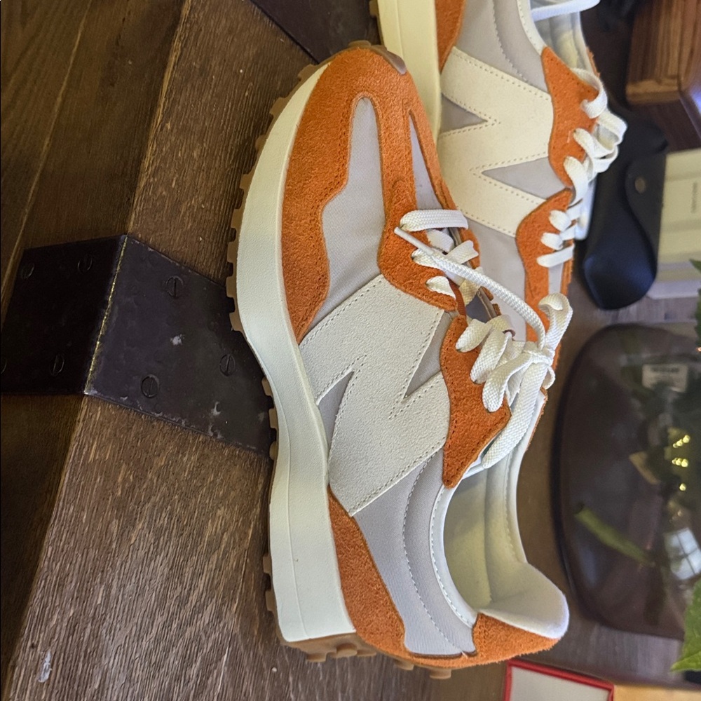 New Balance 327 Size 8.5 Orange and White Sneakers - Picture 2 of 2